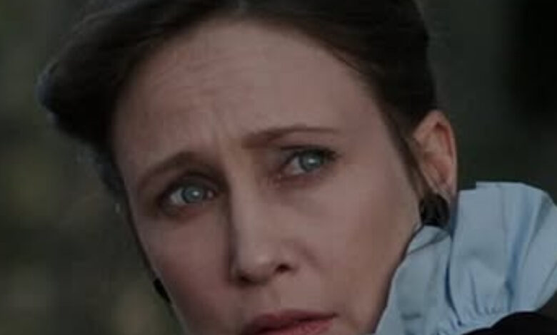 ویرا فارمیگا در نقش لورن وارن